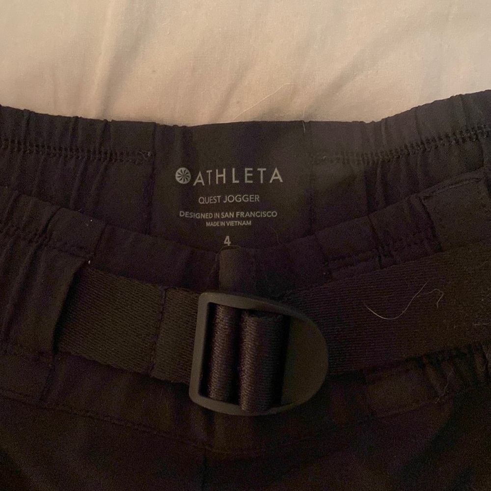 Athleta Quest Jogger black size 4